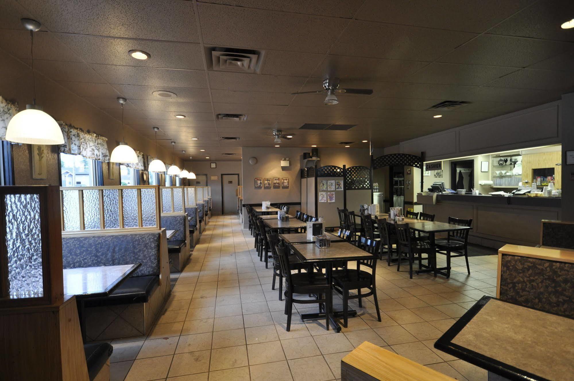 Beaverlodge Motor Inn 外观 照片